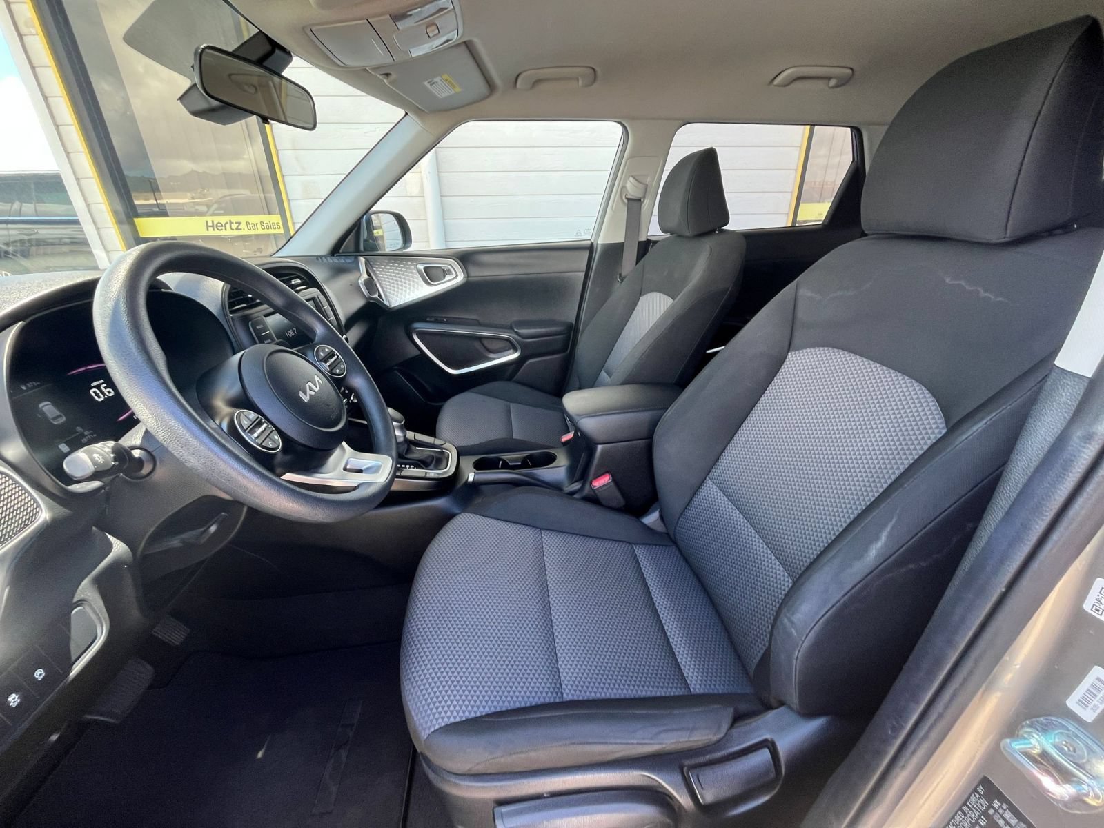 Used 2025 Kia Soul LX w/ LX Technology Package FWD image 22