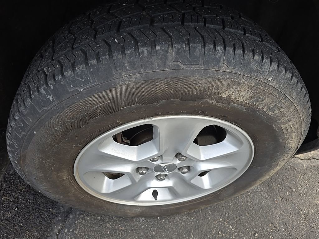 Used 2015 Jeep Grand Cherokee Laredo w/ Quick Order Package 23E image 10