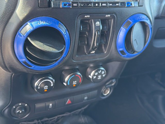 Used 2015 Jeep Wrangler Unlimited Rubicon w/ Dual Top Group AWD/4WD image 26