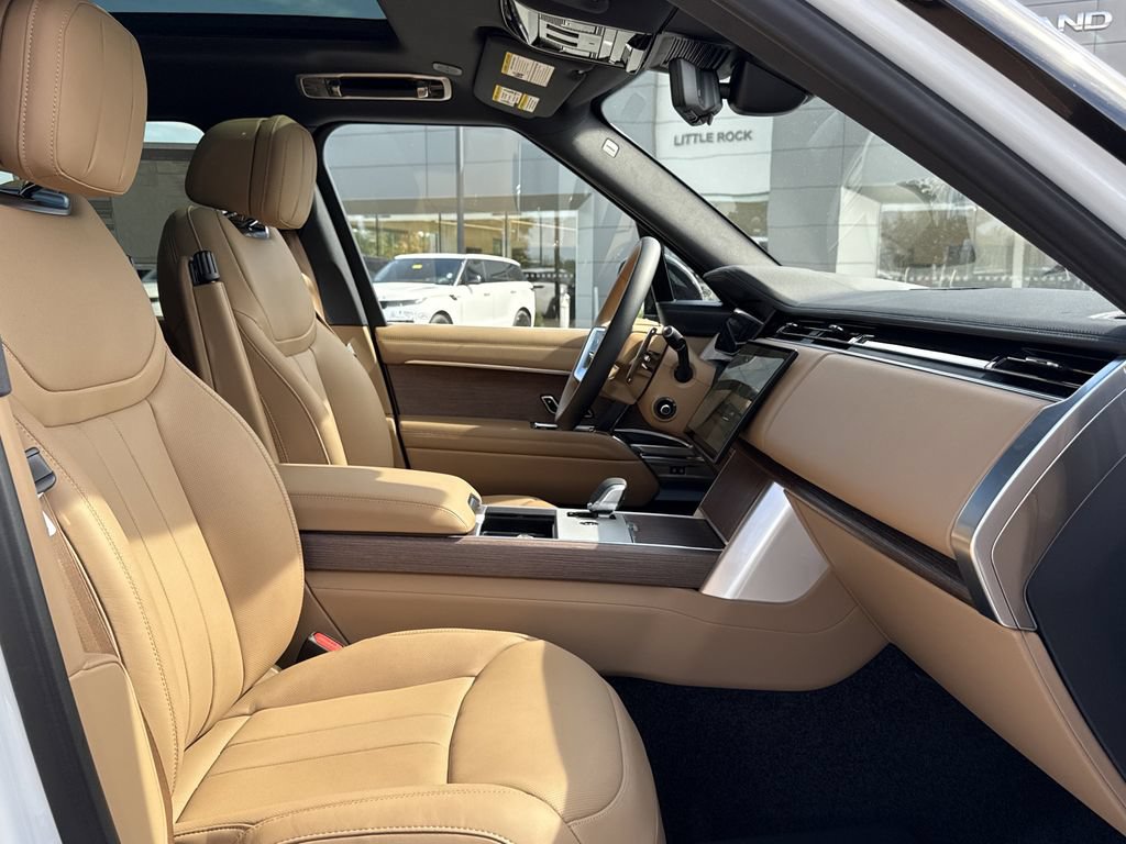 New 2025 Land Rover Range Rover SE AWD/4WD image 17