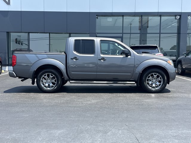 Used 2021 Nissan Frontier SV RWD image 2