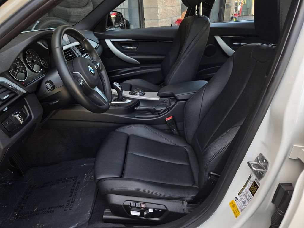 Used 2017 BMW 330i Sedan RWD image 17