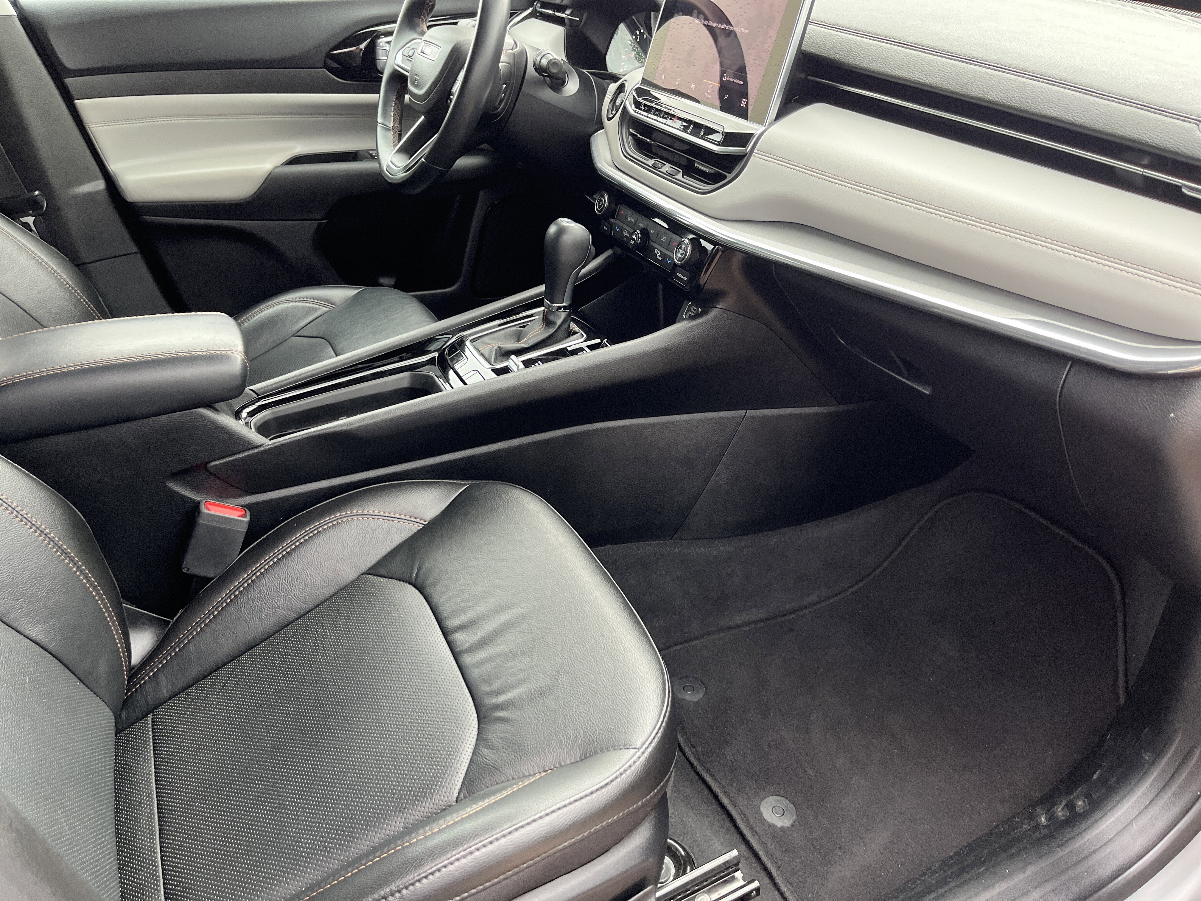 Used 2022 Jeep Compass Limited image 18