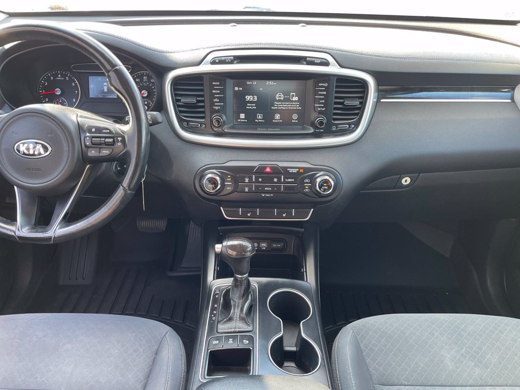 Used 2017 Kia Sorento AWD w/ LX Convenience Package image 11
