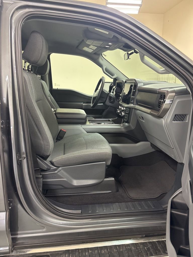 Used 2025 Ford F150 XLT w/ Equipment Group 301A Standard image 24