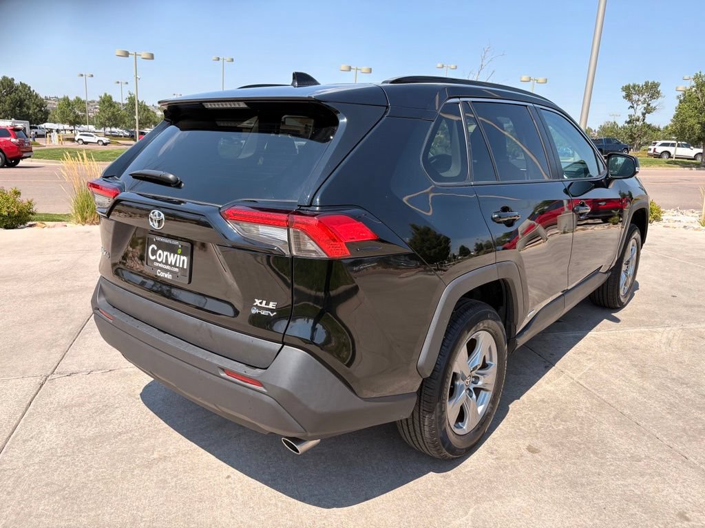 Used 2025 Toyota RAV4 XLE AWD/4WD image 7