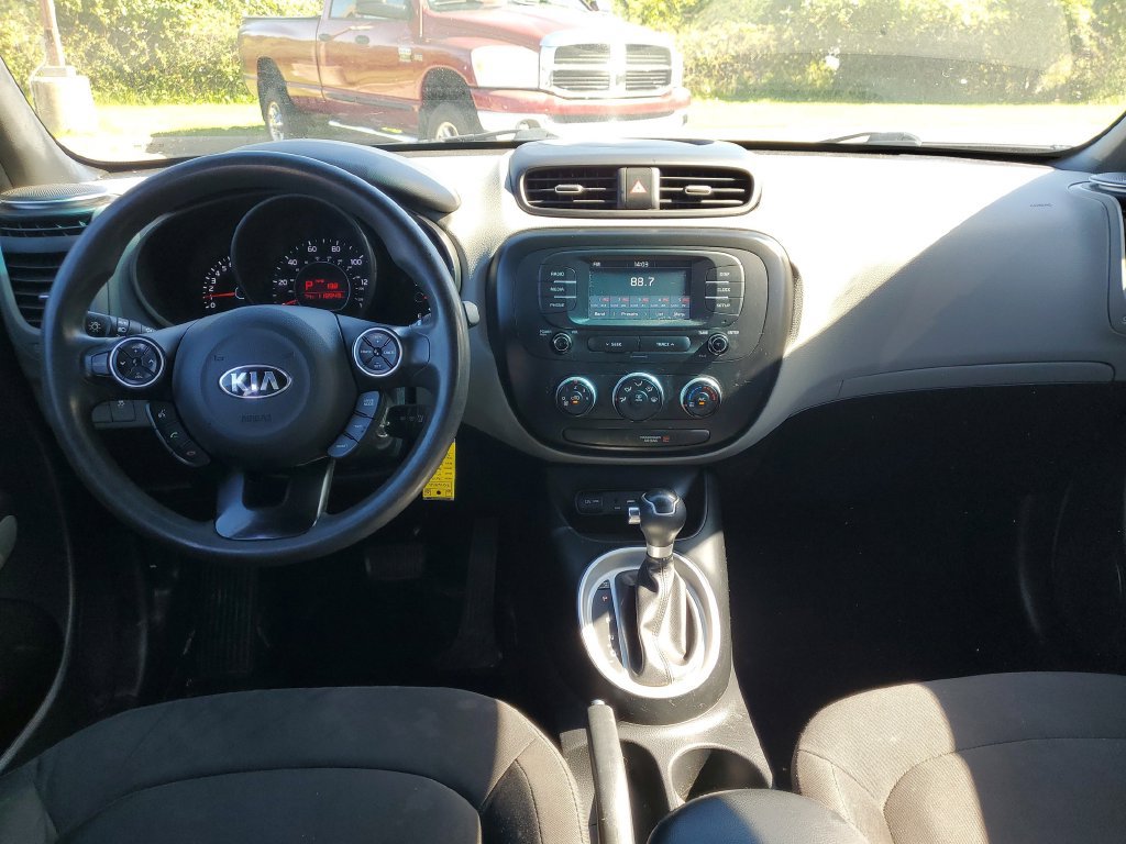 Used 2019 Kia Soul FWD image 11