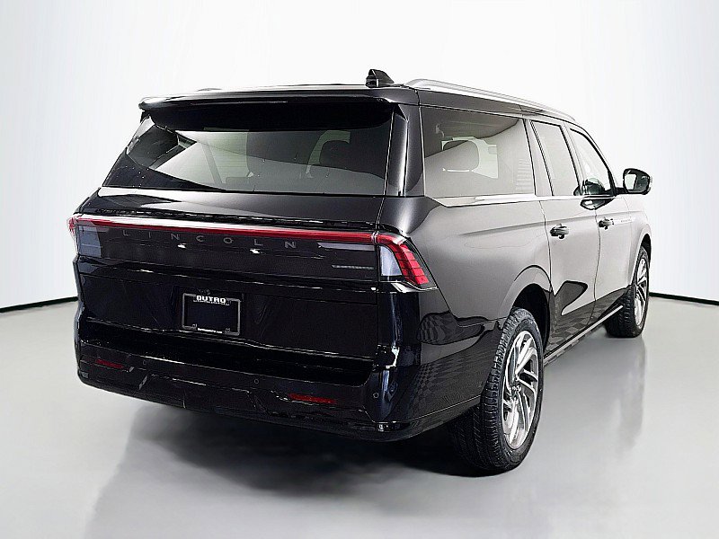 New 2025 Lincoln Navigator L Reserve image 7