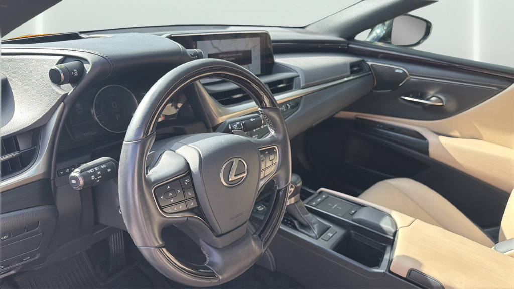 Used 2020 Lexus ES 350 Ultra Luxury w/ Accessory Package 2 FWD image 12