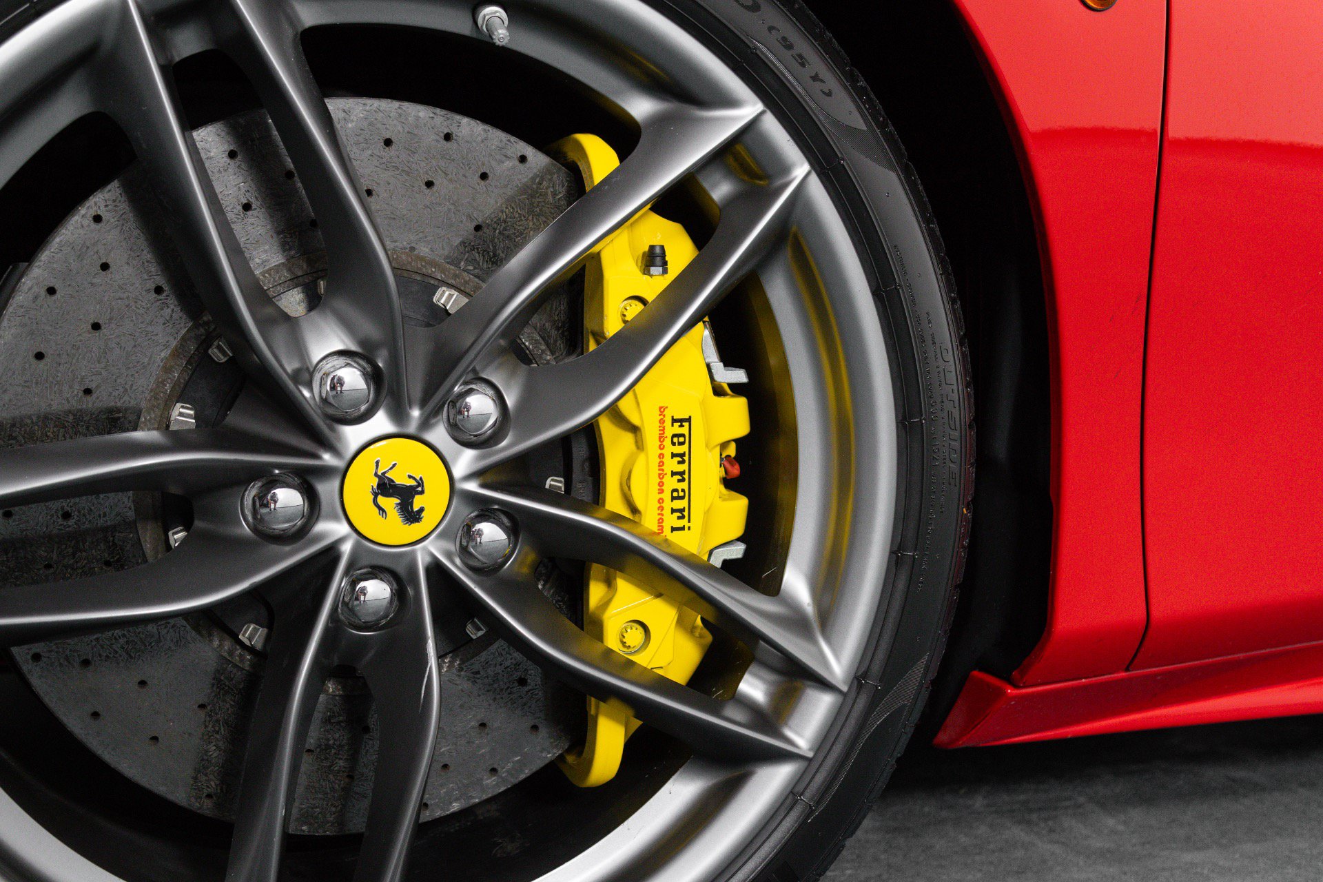 Used 2017 Ferrari 488 GTB RWD image 10