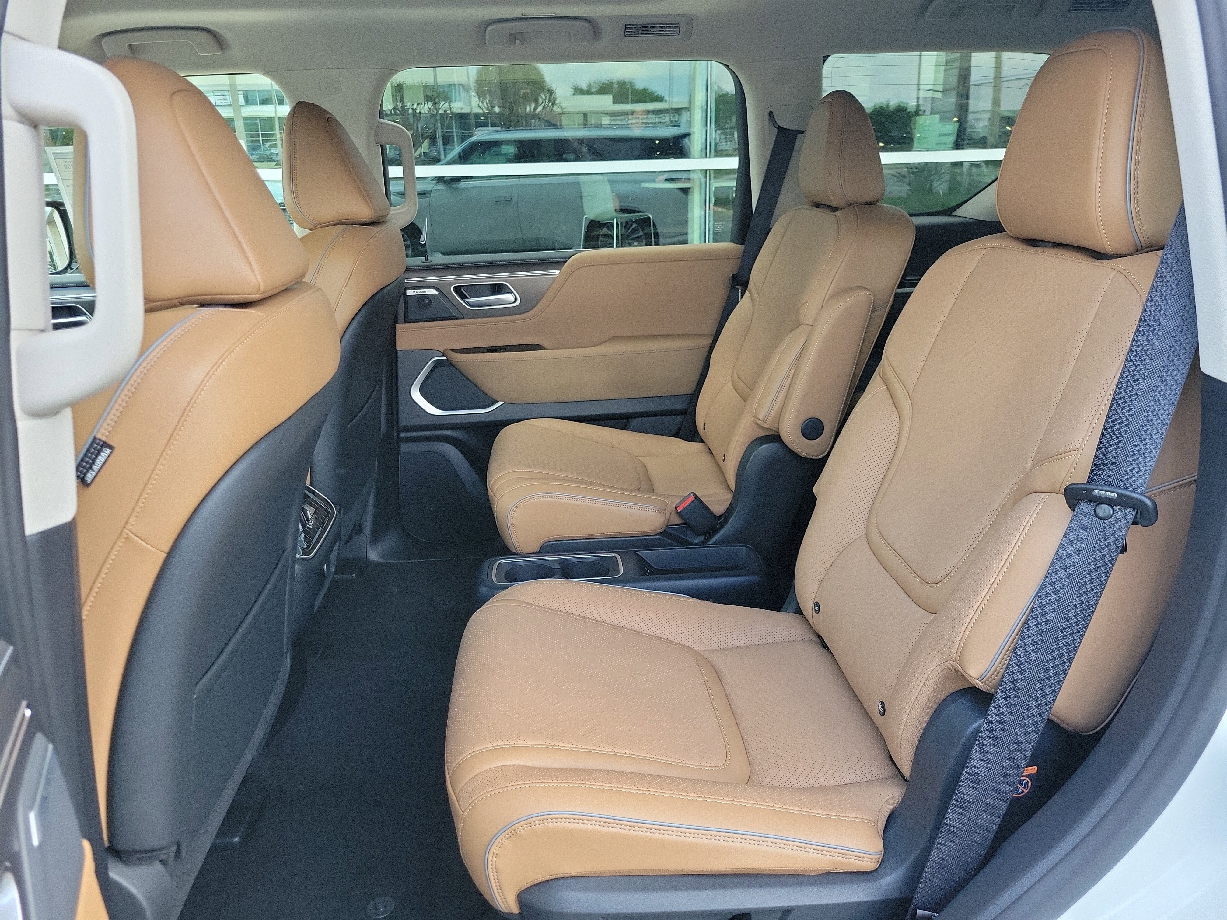 New 2026 INFINITI QX80 Luxe image 16