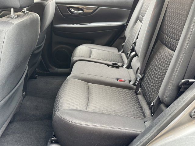 Used 2019 Nissan Rogue SV w/ Premium Package FWD image 20