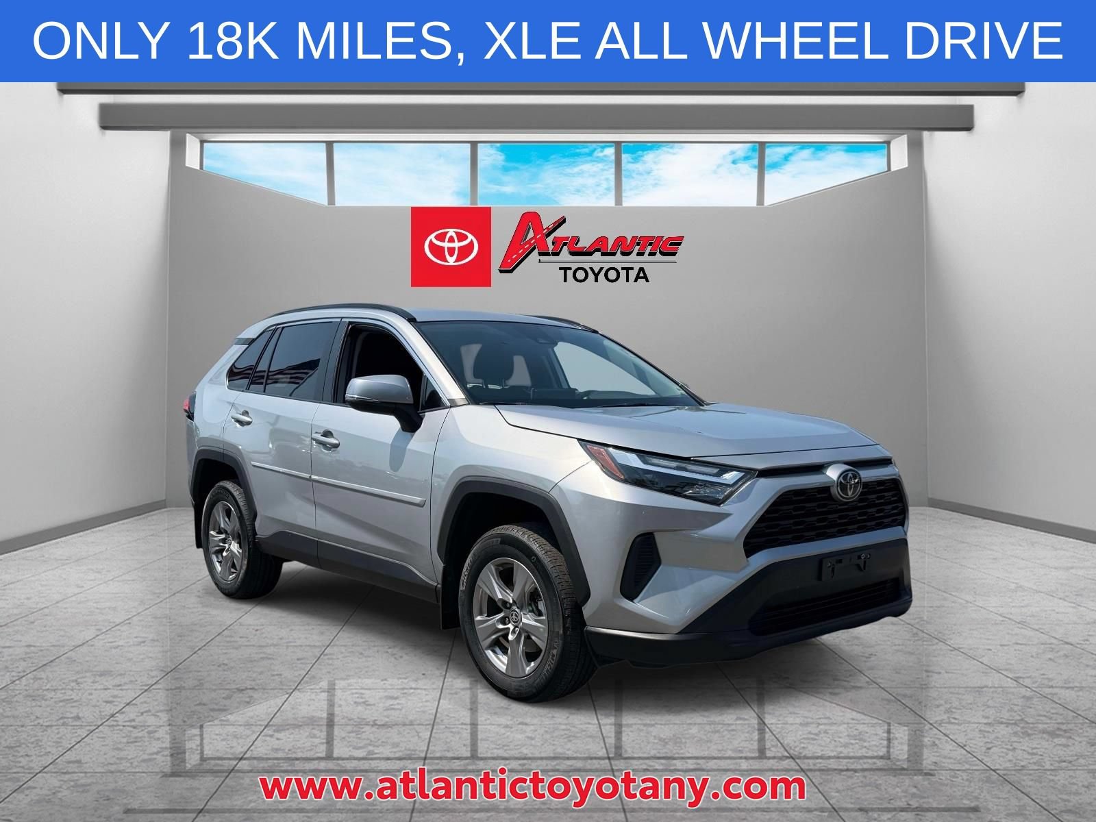 Used 2024 Toyota RAV4 XLE AWD/4WD image 1