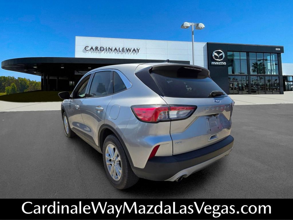 Used 2021 Ford Escape SE FWD image 3