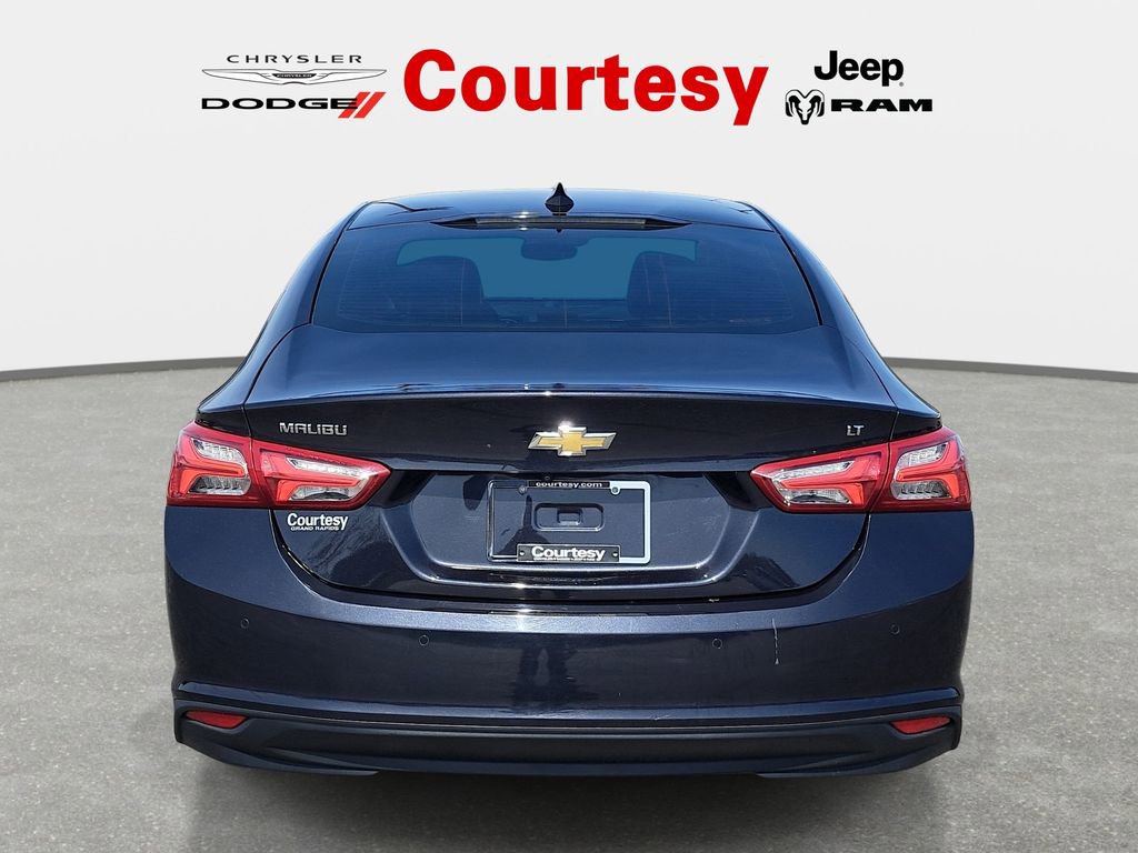 Used 2023 Chevrolet Malibu LT w/ Driver Confidence Package FWD image 5