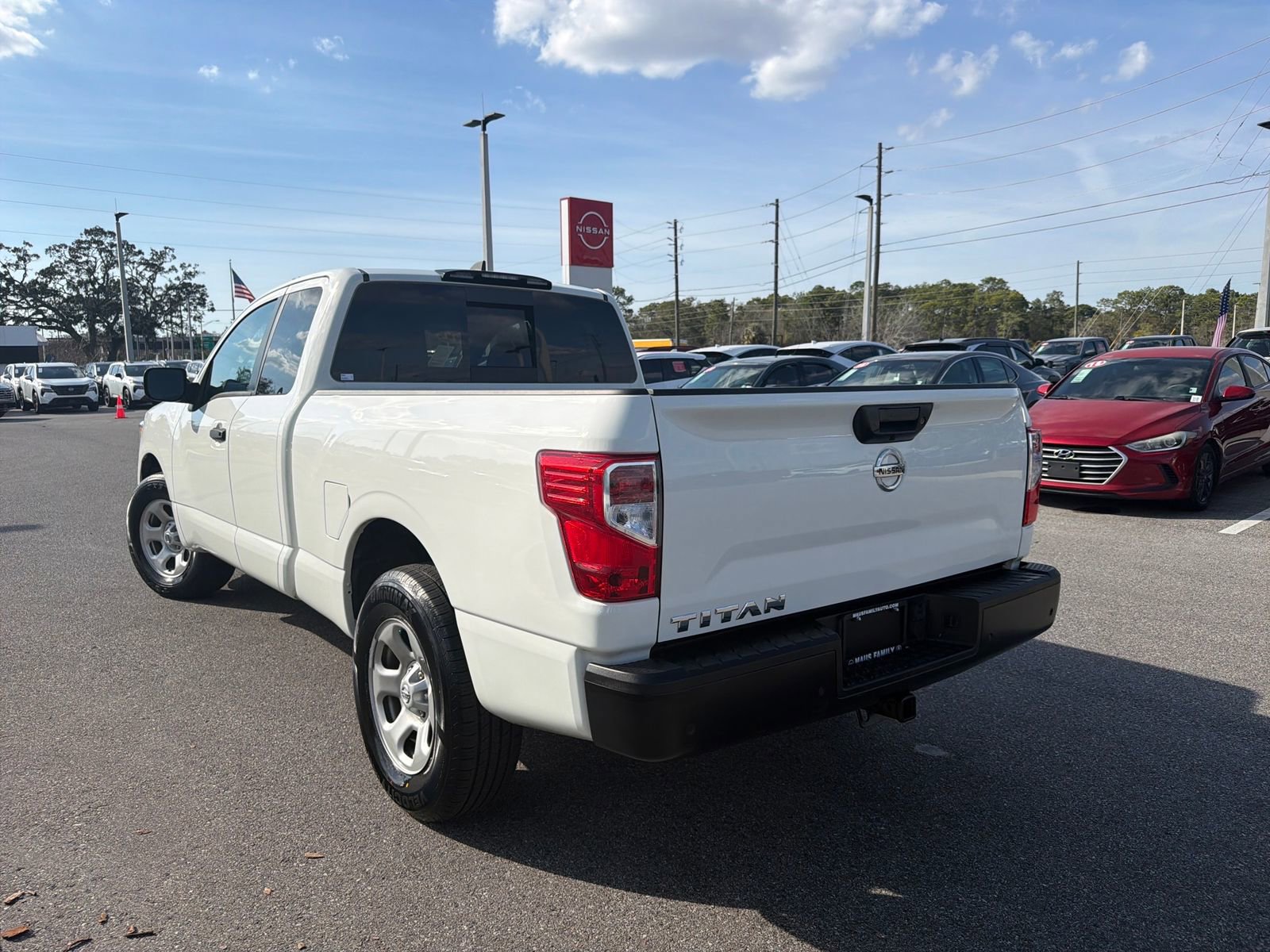Used 2022 Nissan Titan S image 6