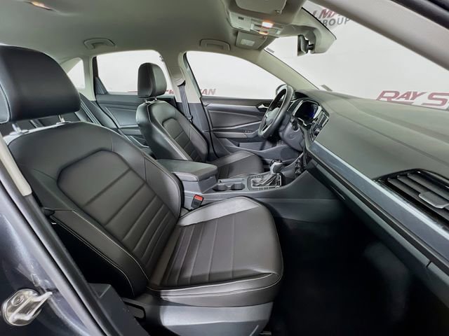 Used 2024 Volkswagen Jetta SE image 38