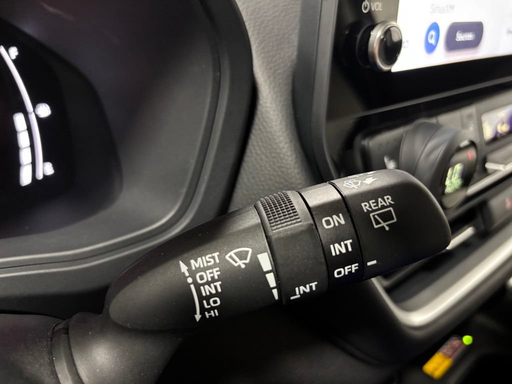 Used 2025 Toyota Grand Highlander AWD image 22