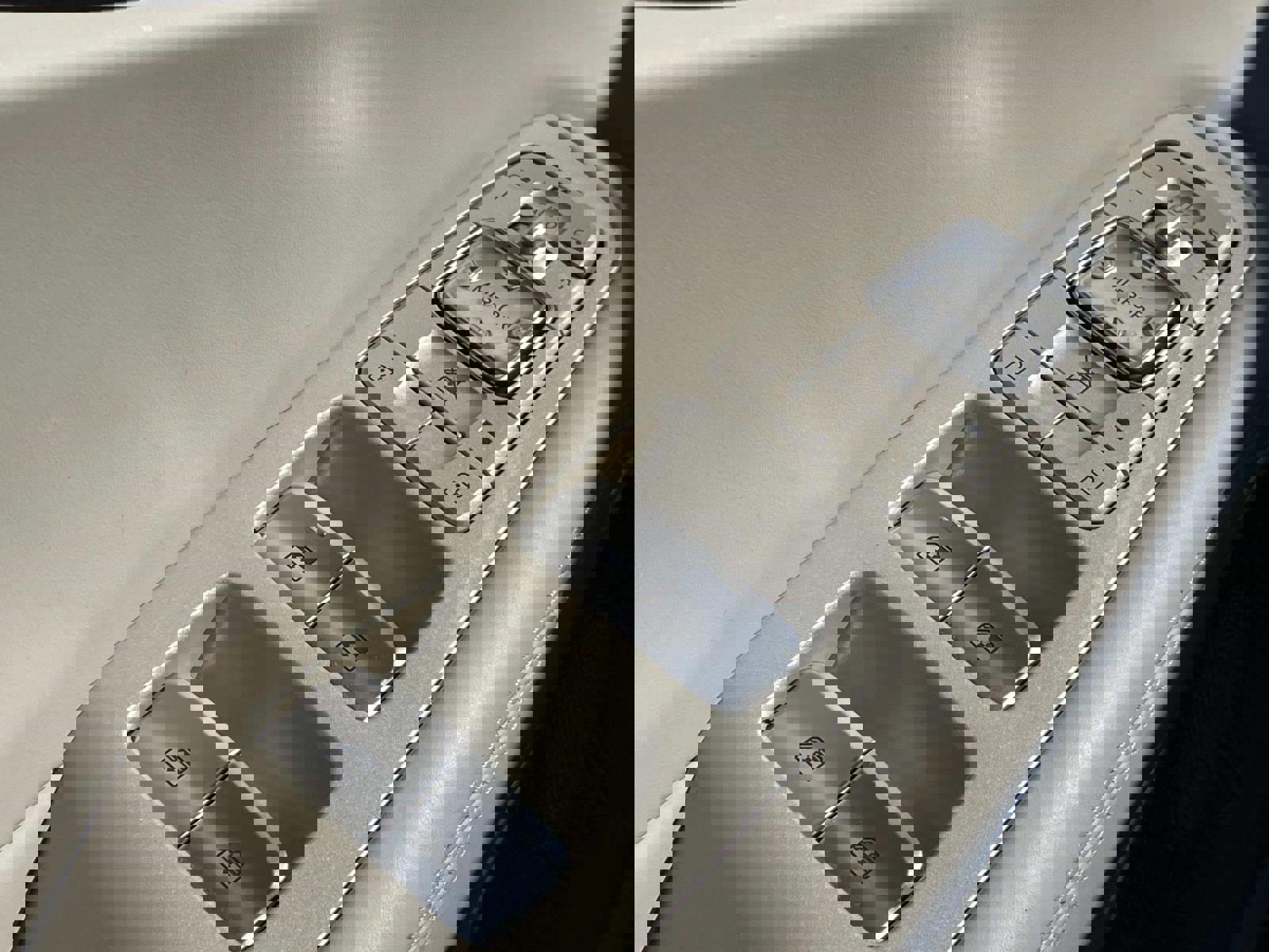 Used 2017 Genesis G90 3.3T Premium image 16