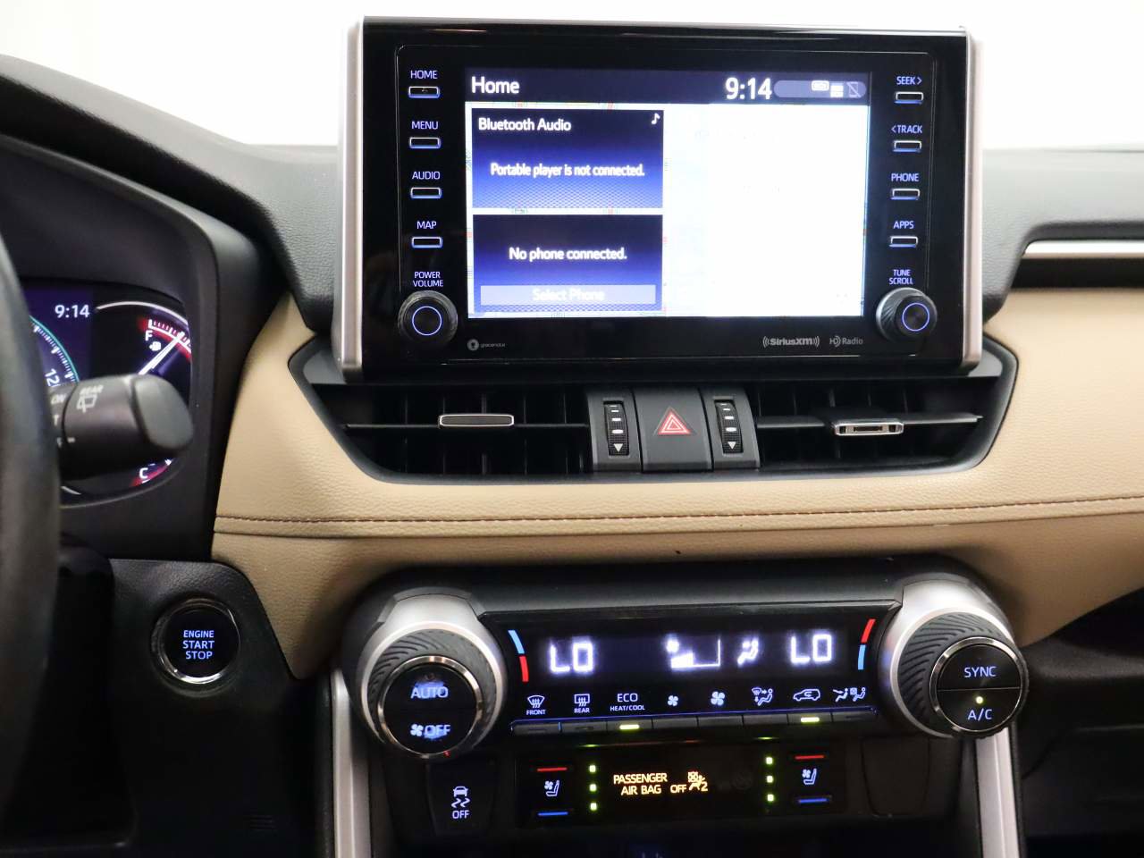 Used 2019 Toyota RAV4 Limited w/ Cold Weather Package image 10