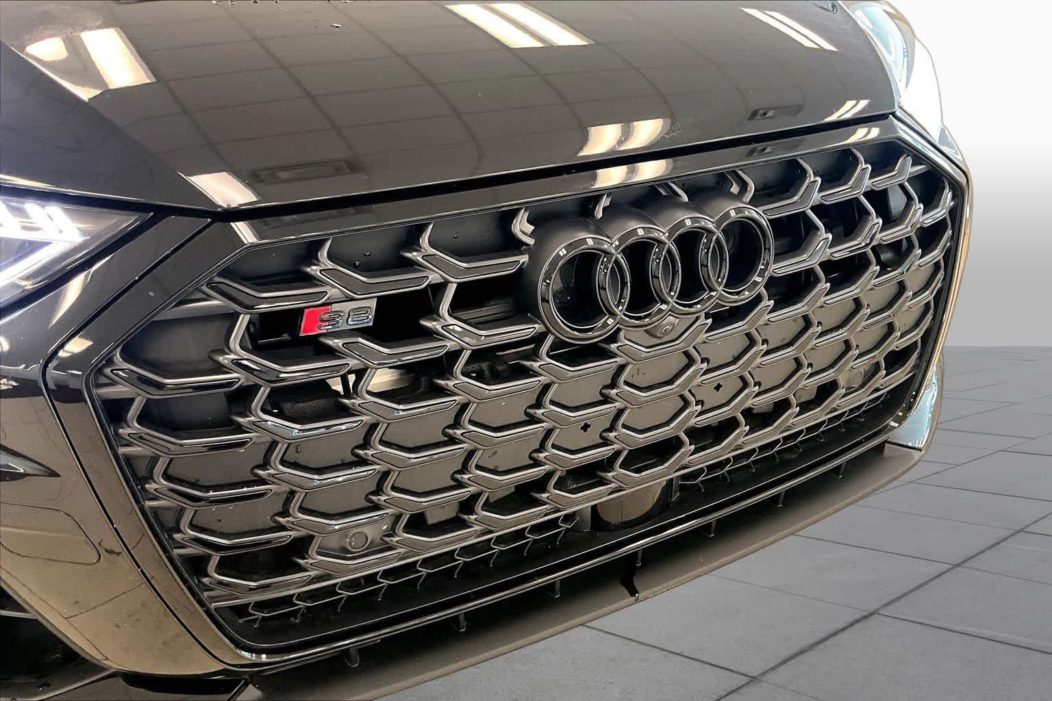 Used 2025 Audi S8 w/ Executive Package AWD/4WD image 27