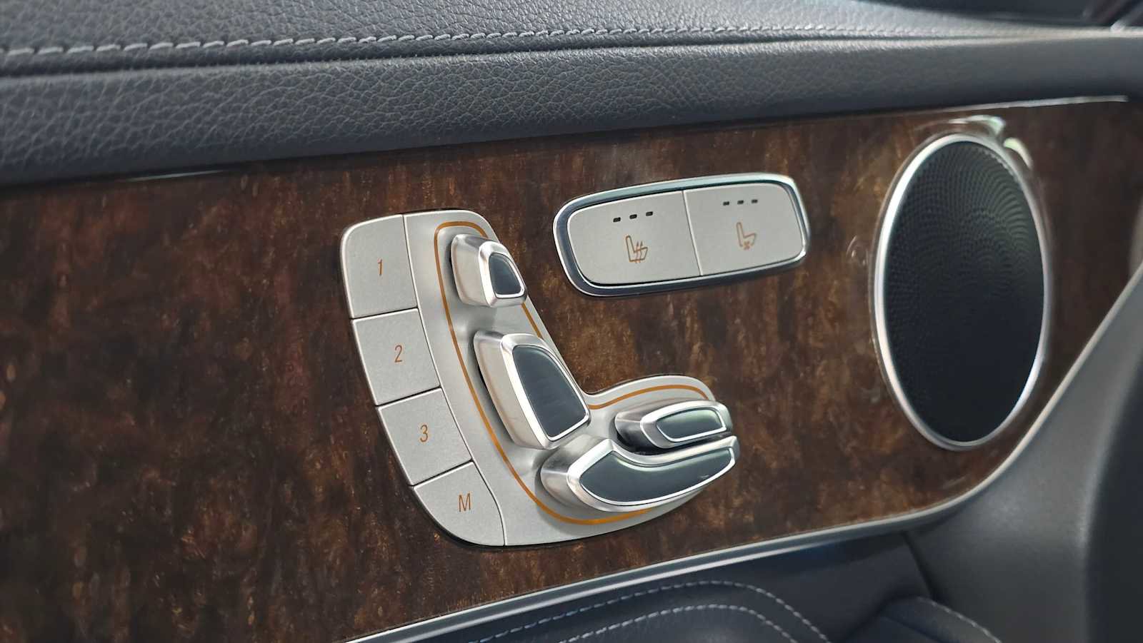 Used 2016 Mercedes-Benz GLC 300 4MATIC image 23