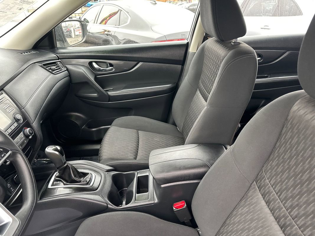 Used 2017 Nissan Rogue S image 26