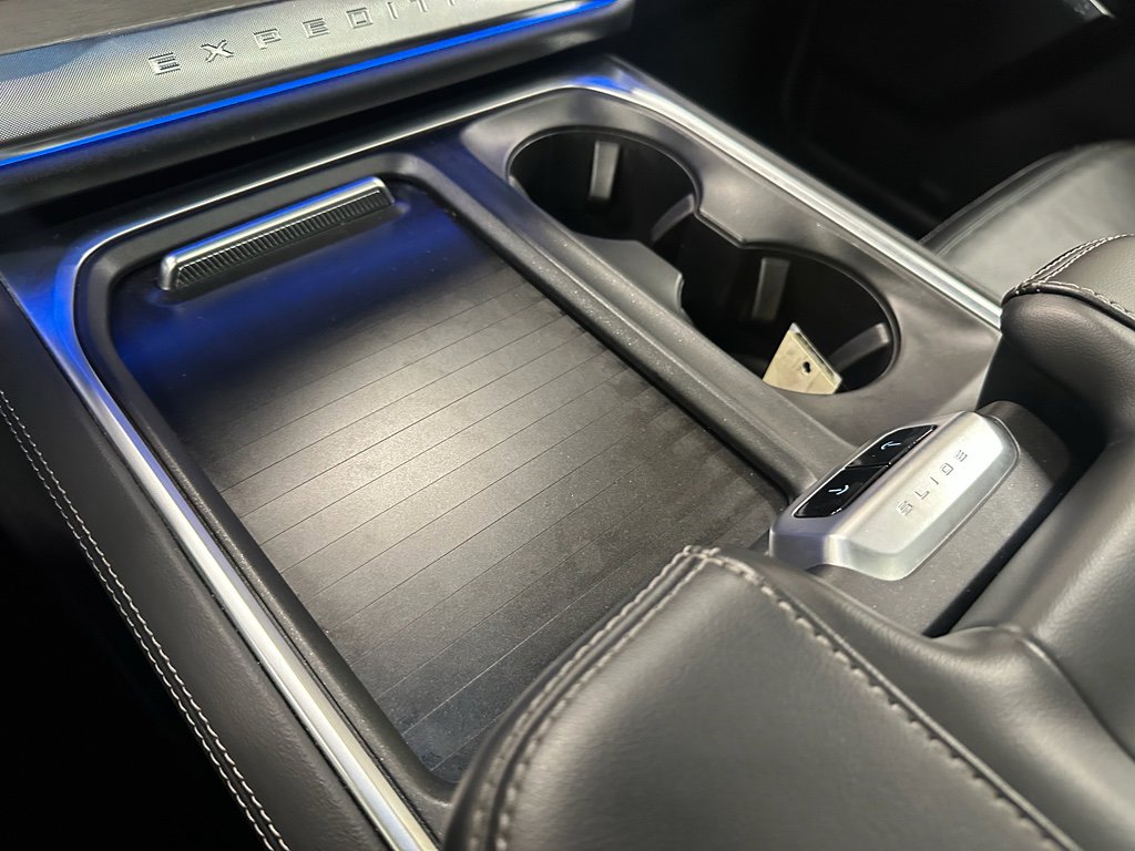 Used 2025 Ford Expedition Platinum image 38