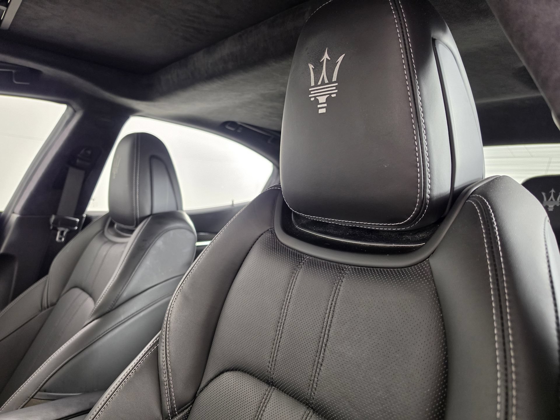 Used 2023 Maserati Ghibli Modena Q4 AWD/4WD image 11