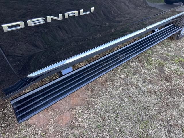 New 2026 GMC Yukon XL Denali w/ Denali Reserve Package image 16