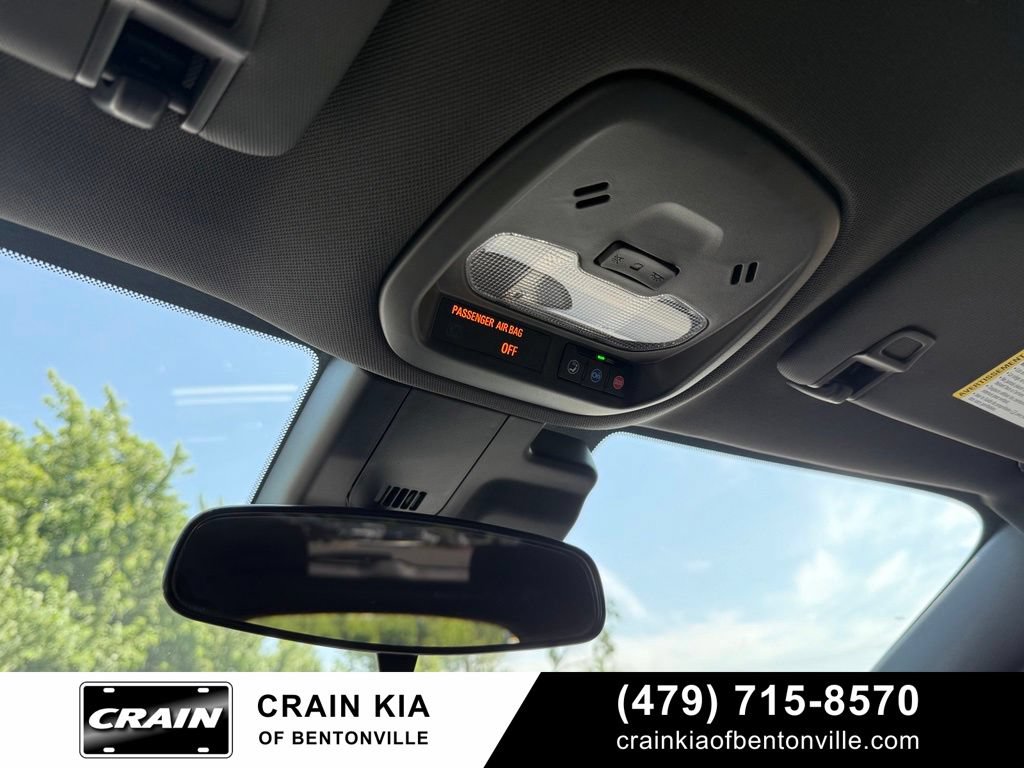 Used 2025 Chevrolet Trax RS FWD image 19