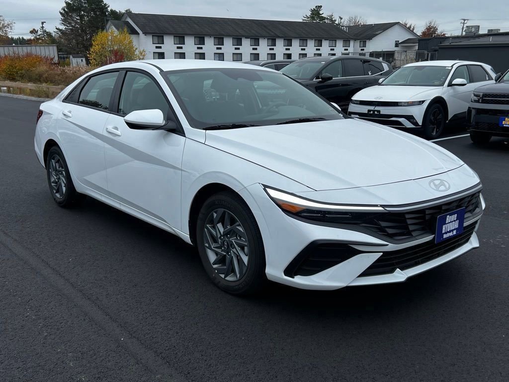 Used 2025 Hyundai Elantra Blue