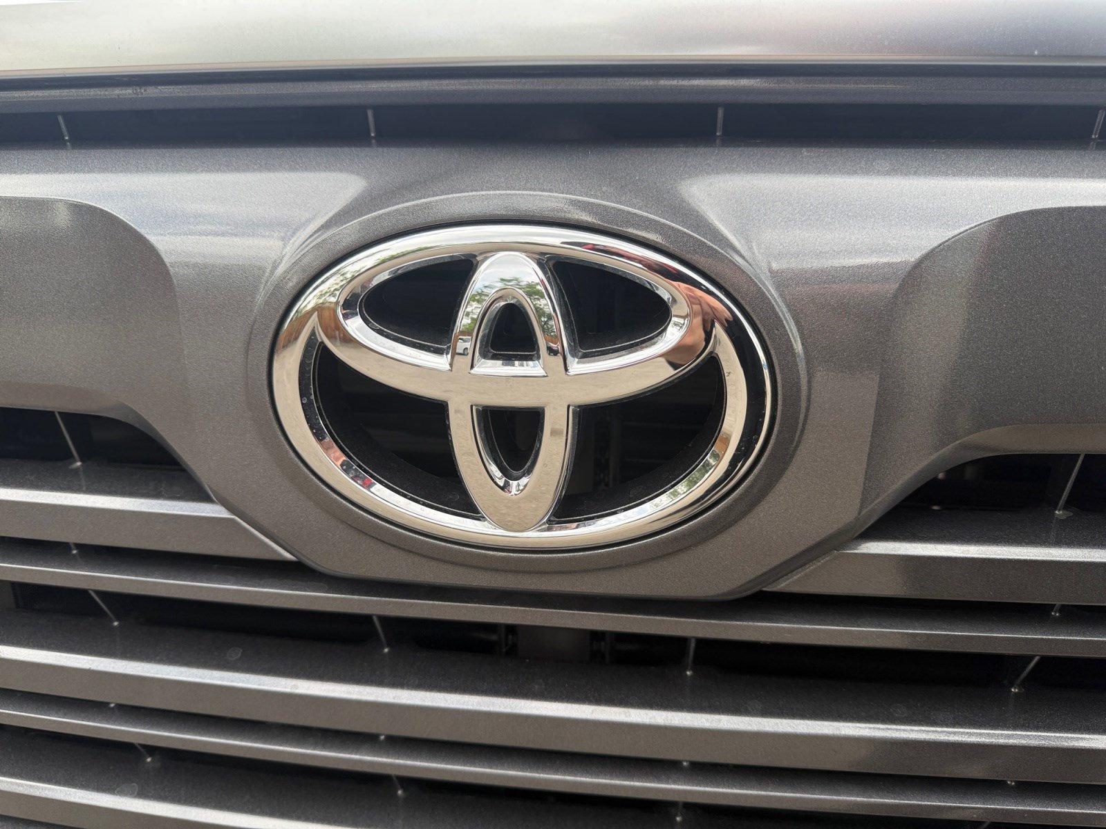 Used 2025 Toyota Tundra Limited AWD/4WD image 23