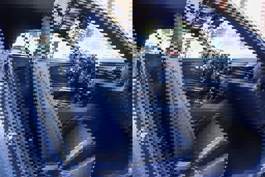 Used 2025 Ford Mustang Convertible image 24