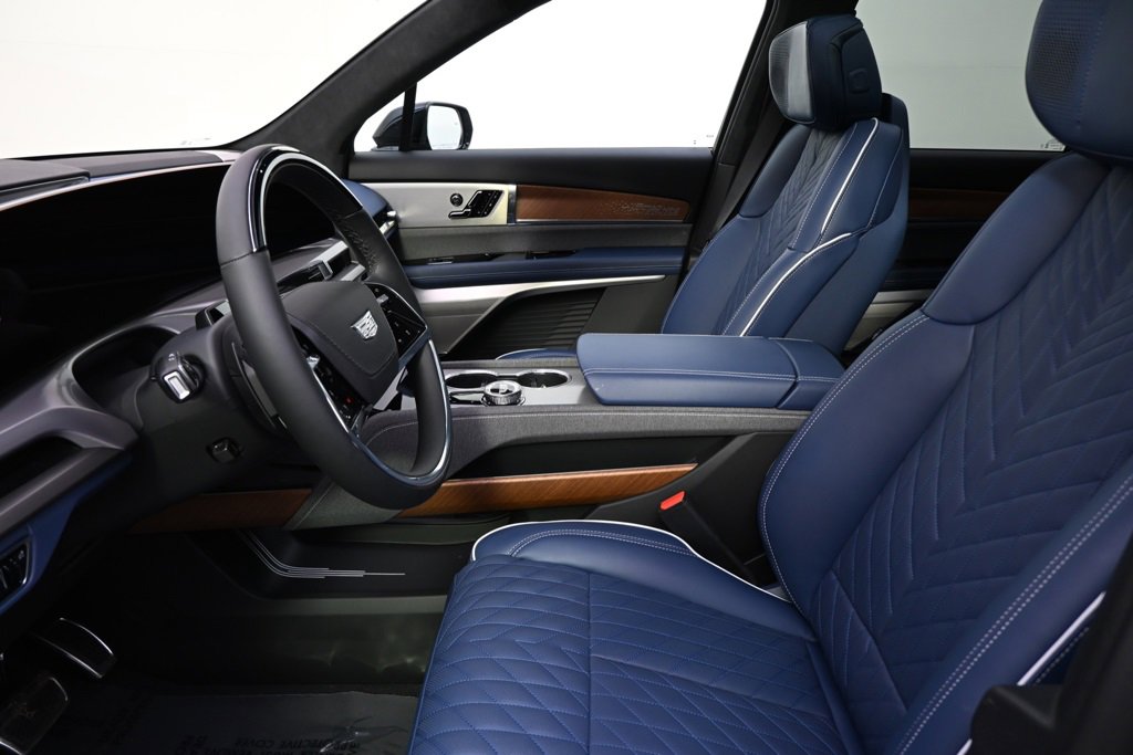 New 2026 Cadillac Vistiq Premium Luxury w/ LPO, Floor Liner Package image 13