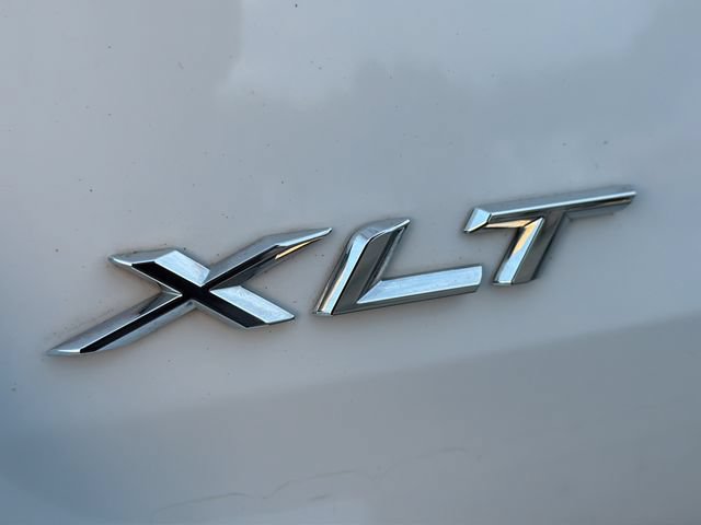 Used 2023 Ford Explorer XLT AWD/4WD image 34