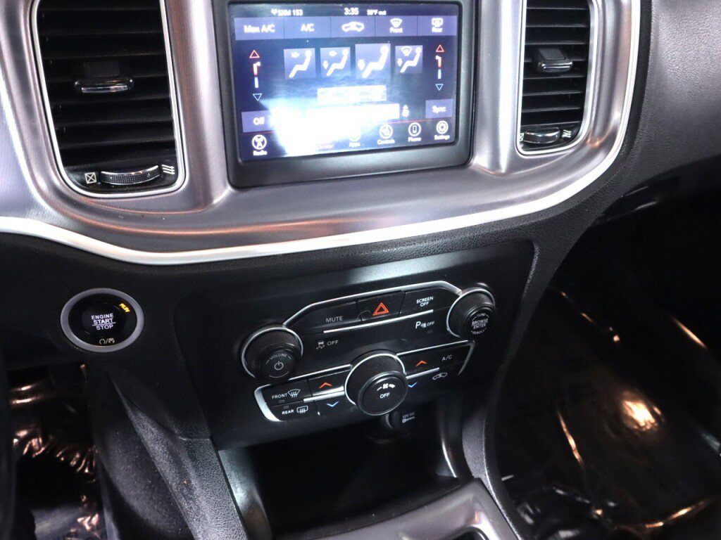 Used 2020 Dodge Charger SXT w/ Leather Interior Group RWD image 15