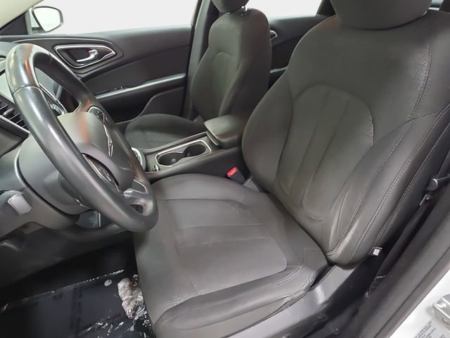 Used 2016 Chrysler 200 Limited w/ Convenience Group image 13