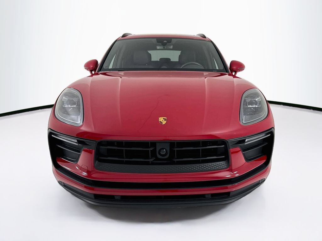 Certified 2025 Porsche Macan AWD/4WD image 6