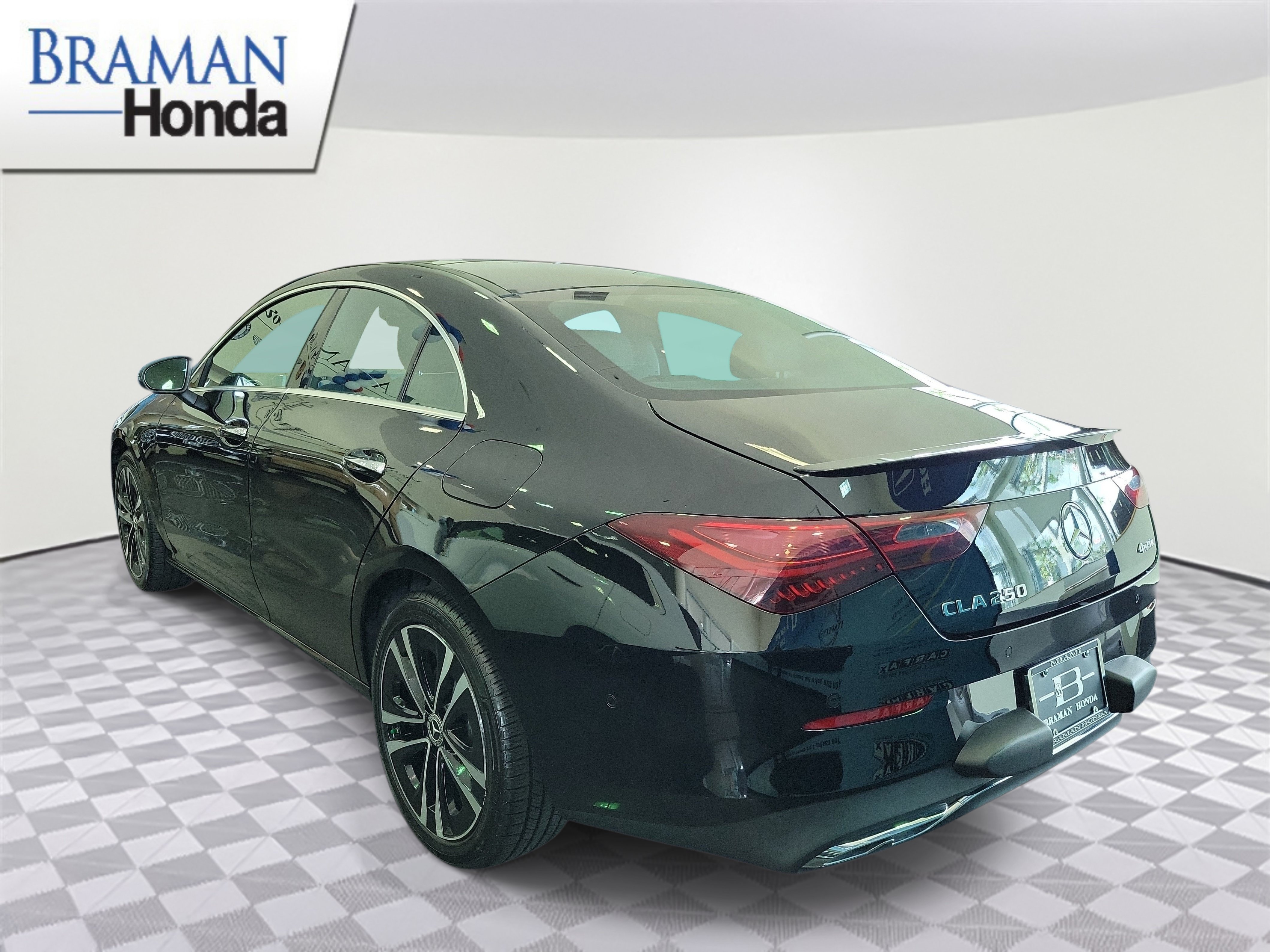 Used 2025 Mercedes-Benz CLA 250 4MATIC w/ Driver Assistance Package image 4