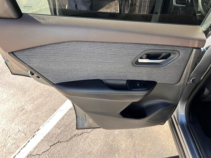 Used 2023 Nissan Rogue SV AWD/4WD image 19
