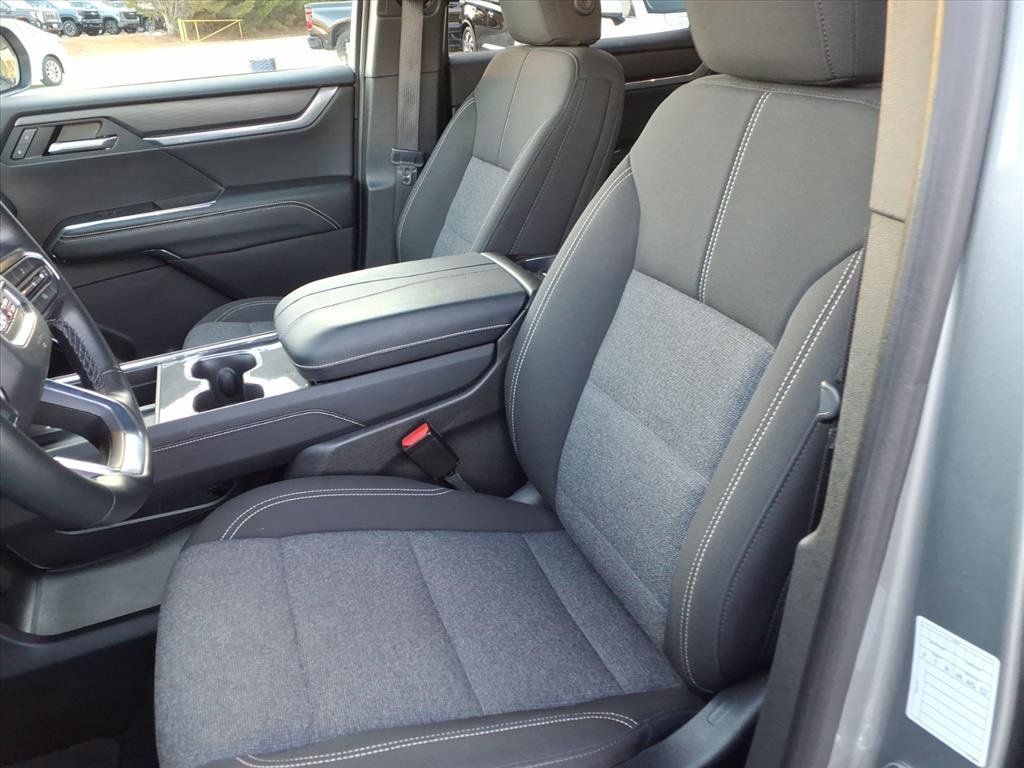 Used 2025 GMC Acadia Elevation image 11