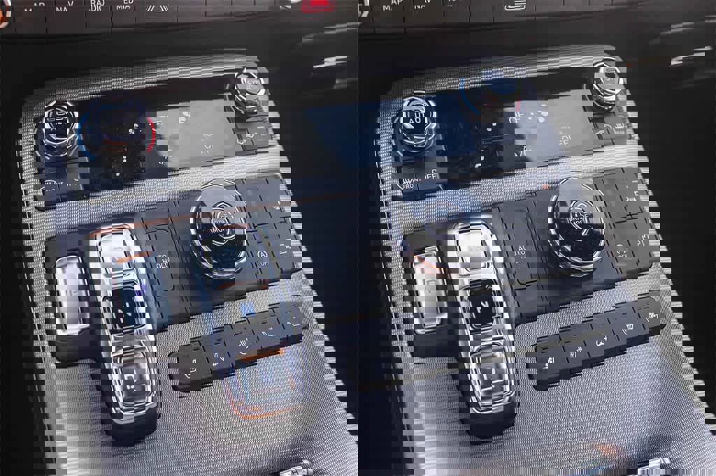 Used 2023 Hyundai Palisade Calligraphy image 34