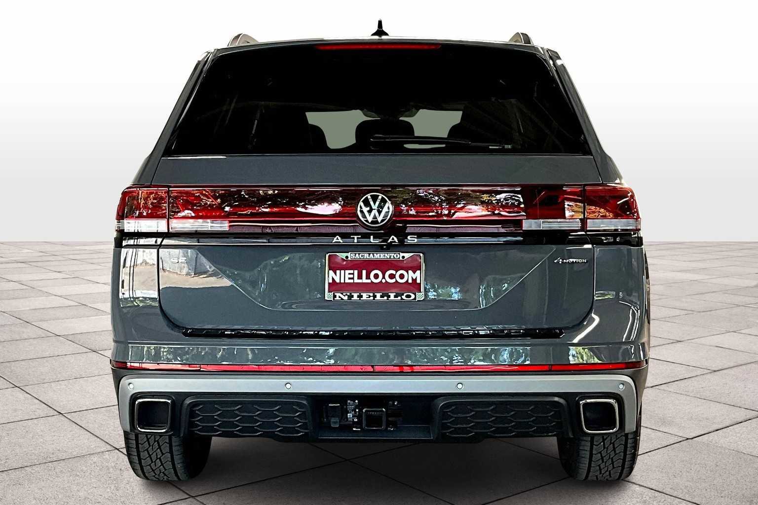 New 2026 Volkswagen Atlas Peak Edition image 6