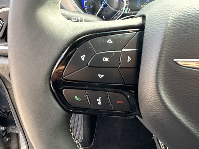 Used 2025 Chrysler Pacifica Limited AWD/4WD image 20