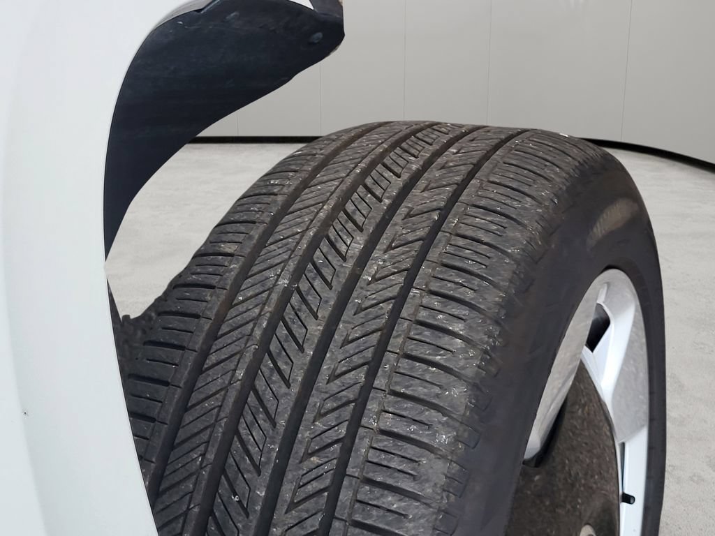 Used 2025 Volkswagen ID. Buzz 1st Edition RWD image 10