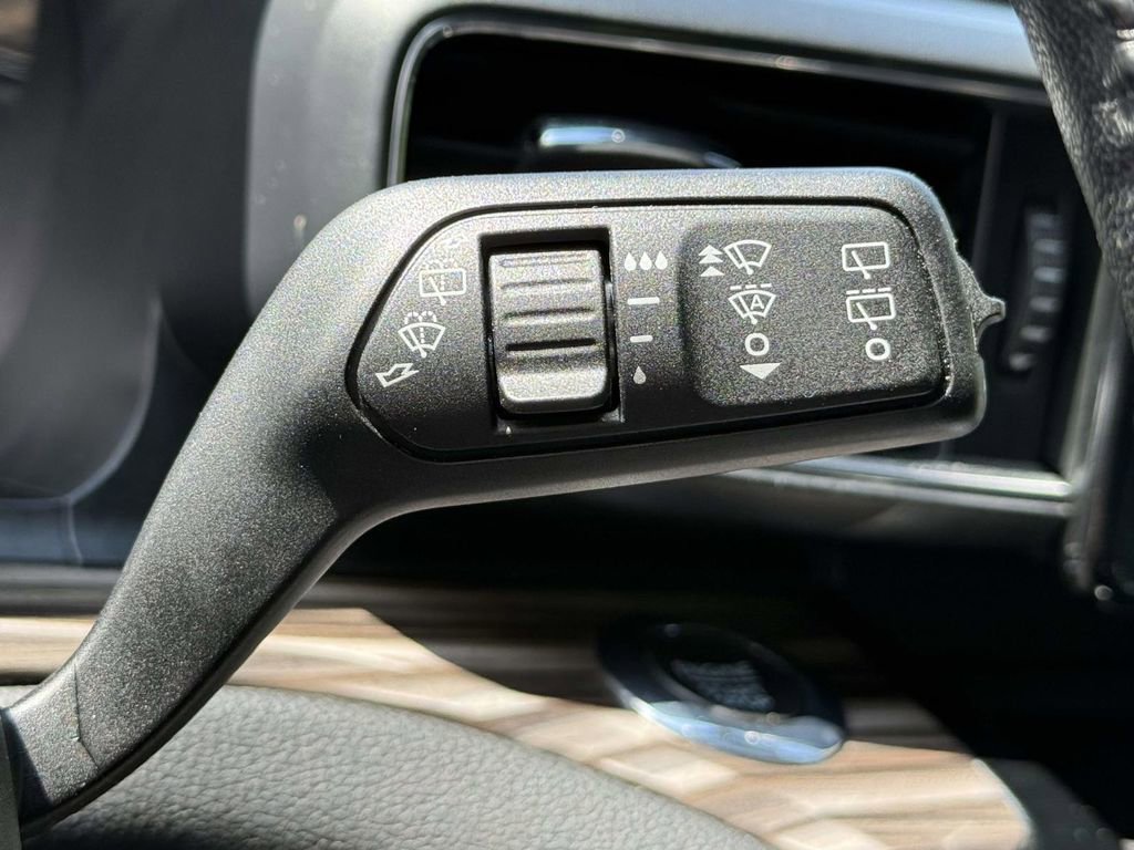 Used 2022 Ford Explorer Limited RWD image 26