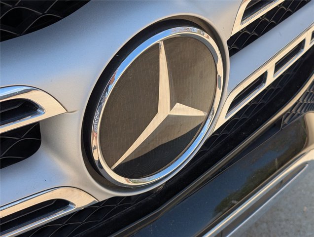 Used 2021 Mercedes-Benz GLS 450 4MATIC image 4