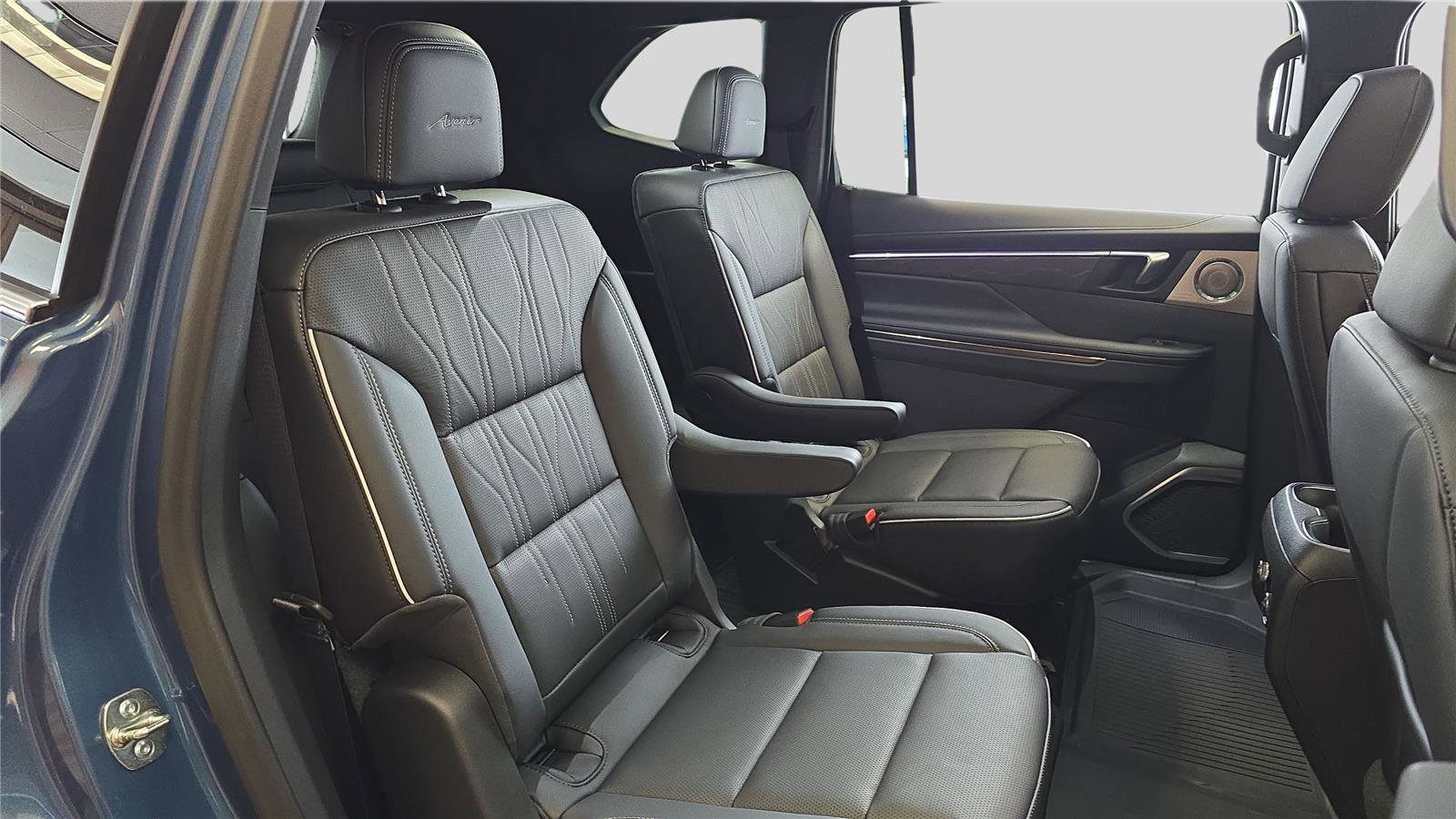 New 2026 Buick Enclave Avenir w/ Super Cruise Package image 14