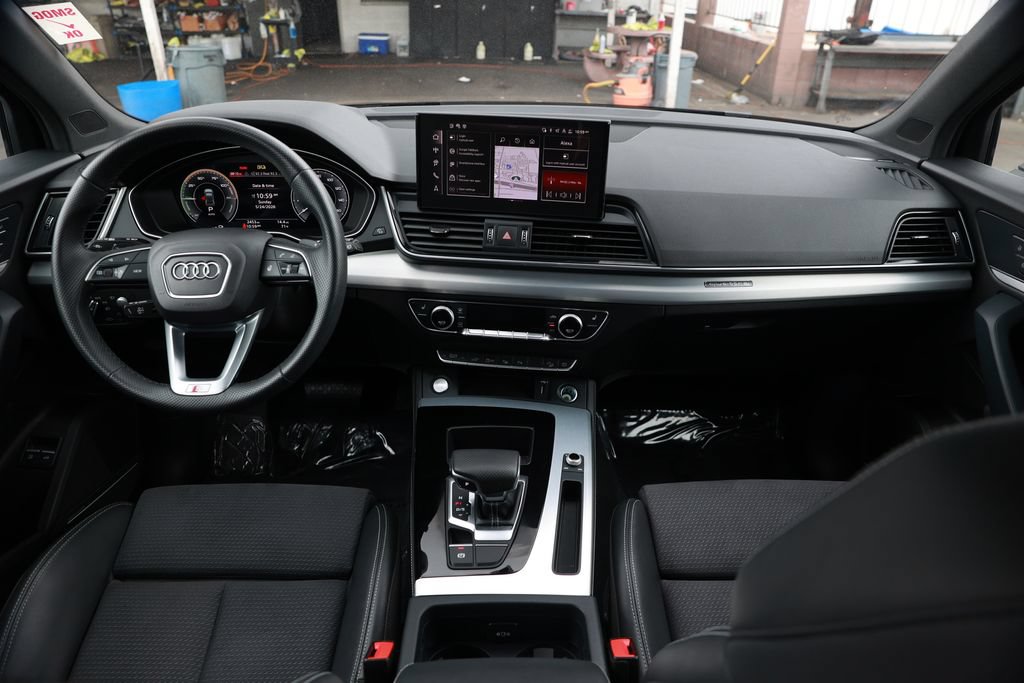 Used 2024 Audi Q5 e Prestige w/ Prestige Package AWD/4WD image 27